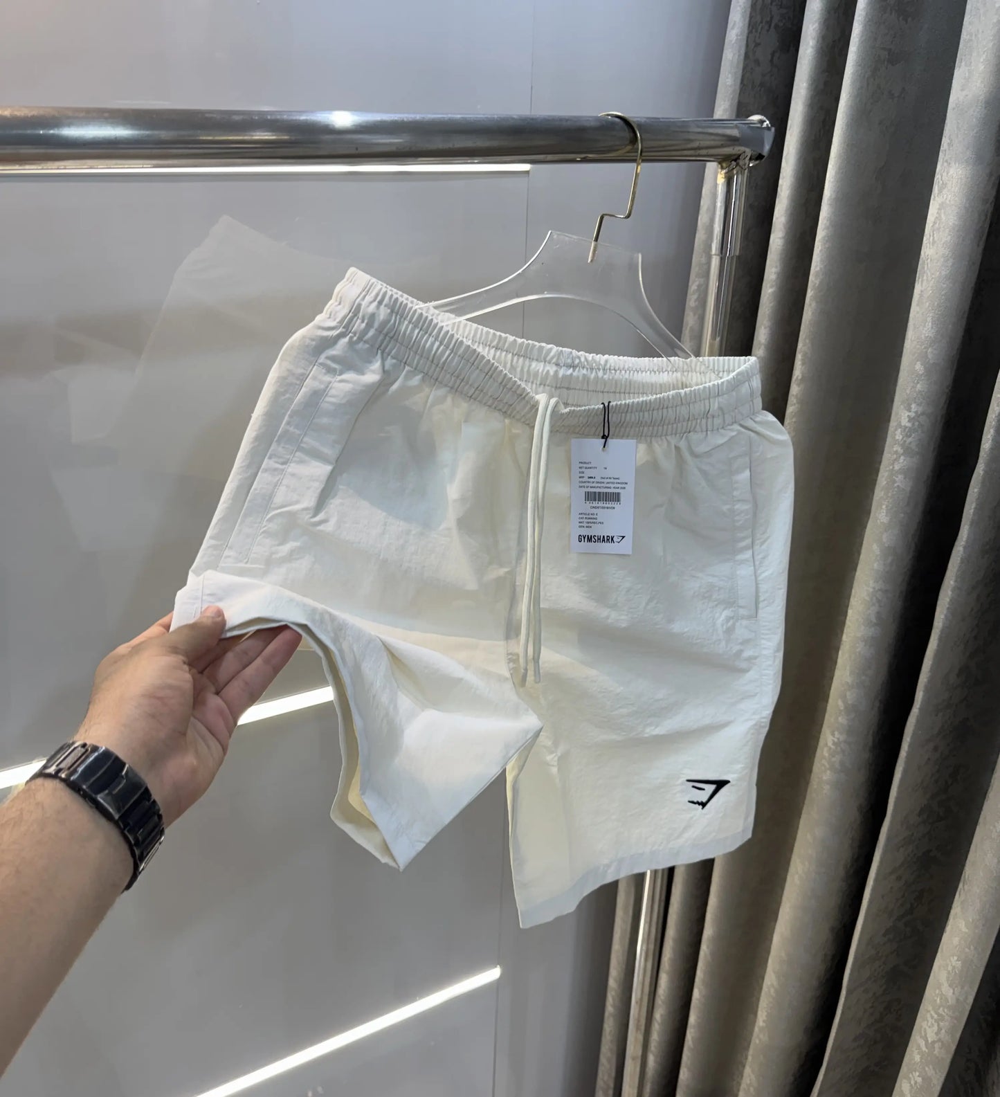 Gym Shark White Limited Edition Premium 𩳠Shorts