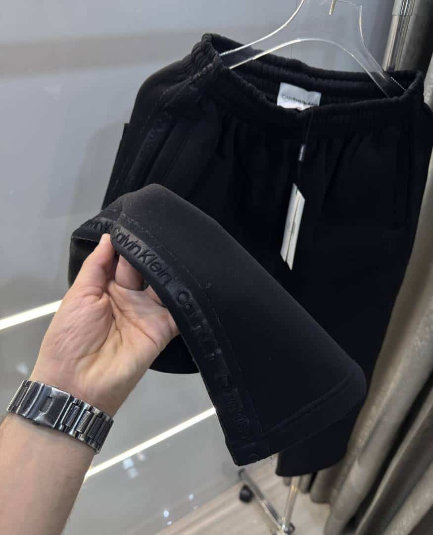 CA1_vIN. KLeIn Black Patch Logo Premium TrackPant