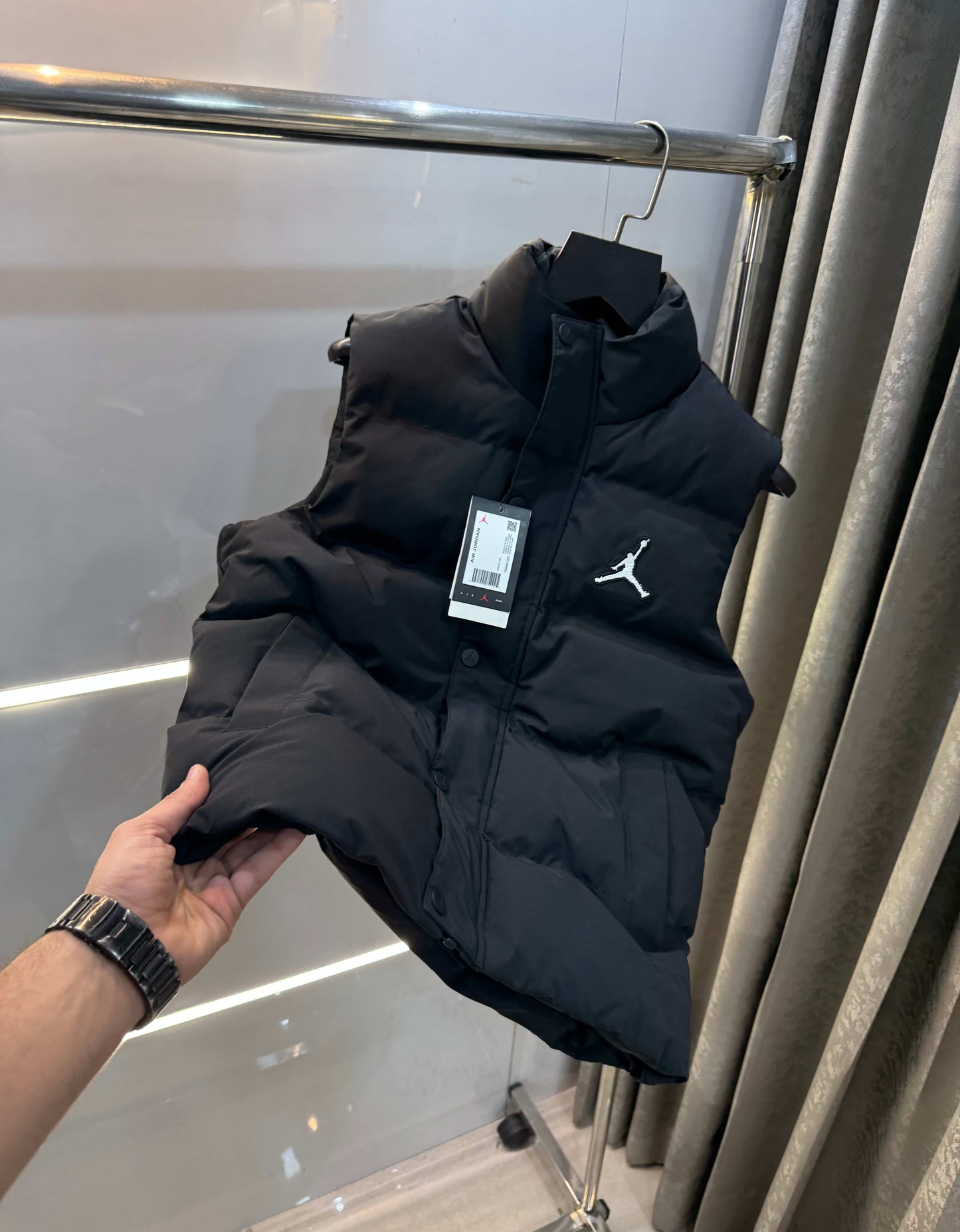 Air  Jordan Black Imported Sleeveless puffer Jacket