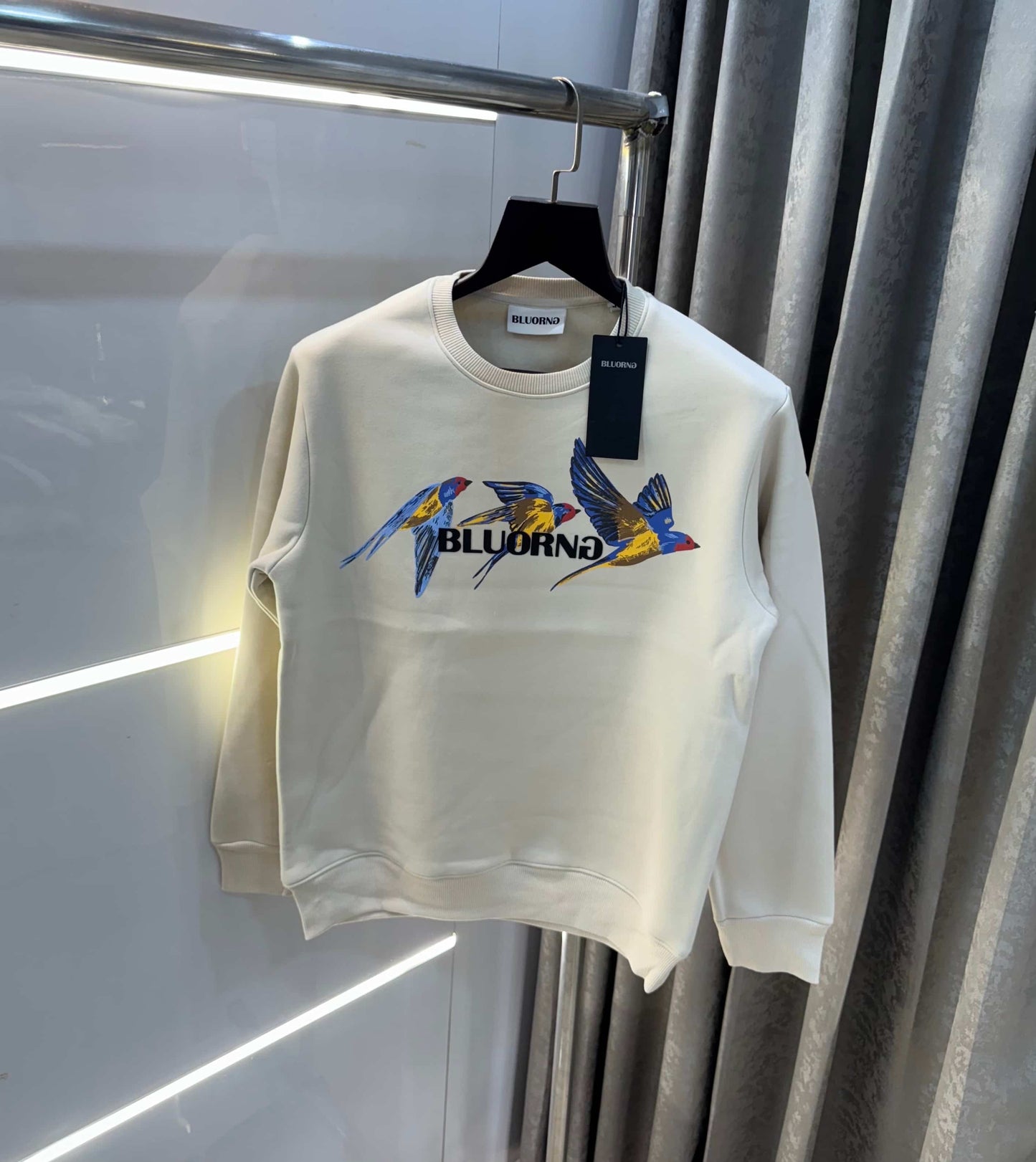 Bluorng Cream EmbO-sSed Logo Premium Sweatshirt