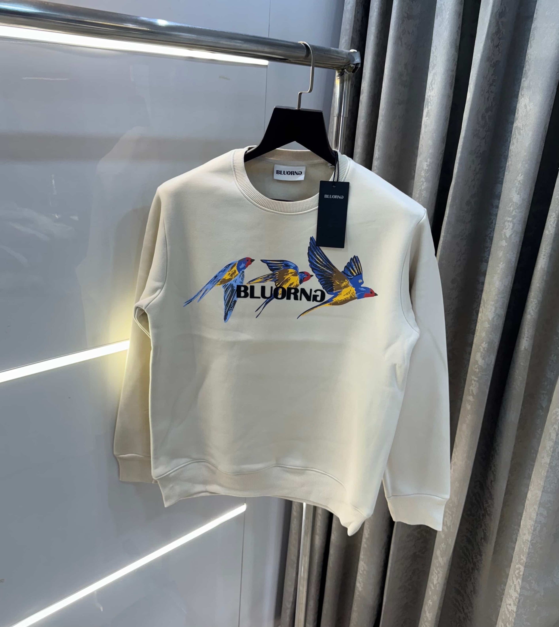 Bluorng Cream EmbO-sSed Logo Premium Sweatshirt