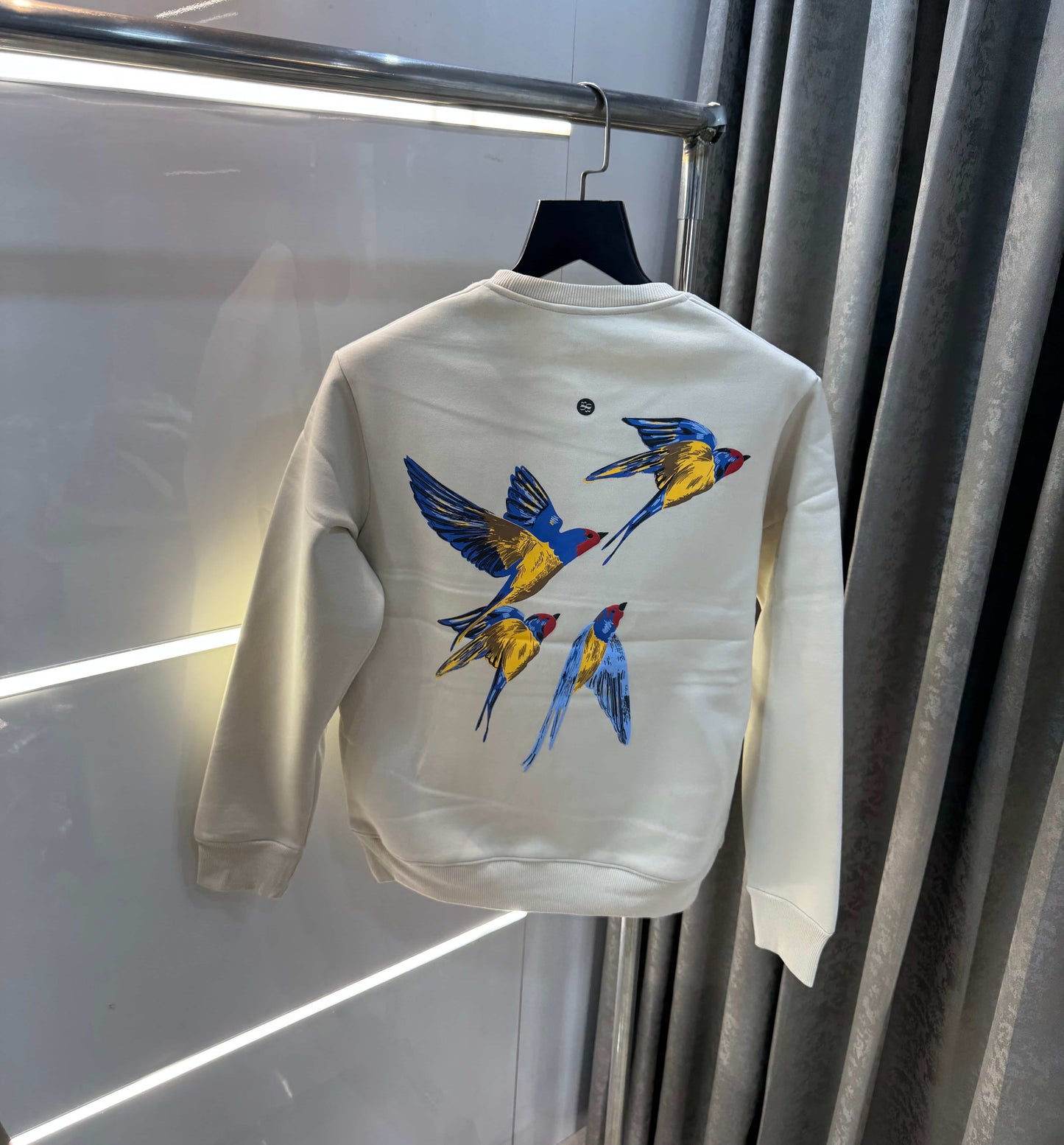 Bluorng Cream EmbO-sSed Logo Premium Sweatshirt