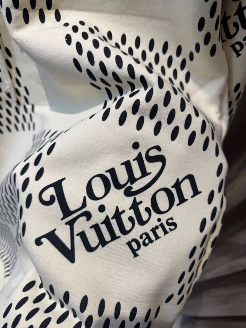 LOUIS VUITTO_N CREAM ULTRA PREMIUM HEAVY QUALITY WITH HIGH DEFINATION WORK &PRINTING