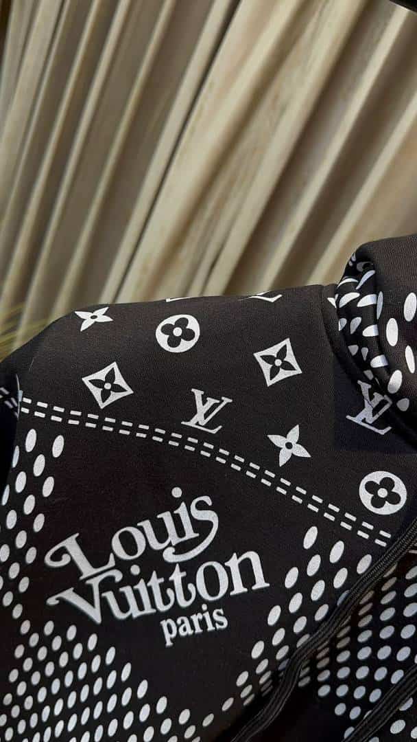 LOUIS VUITTO_N BLACK ULTRA PREMIUM HEAVY QUALITY WITH HIGH DEFINATION WORK &PRINTING