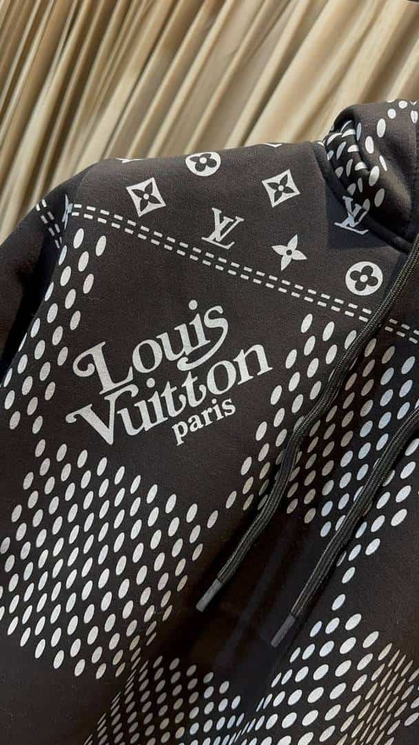 LOUIS VUITTO_N BLACK ULTRA PREMIUM HEAVY QUALITY WITH HIGH DEFINATION WORK &PRINTING