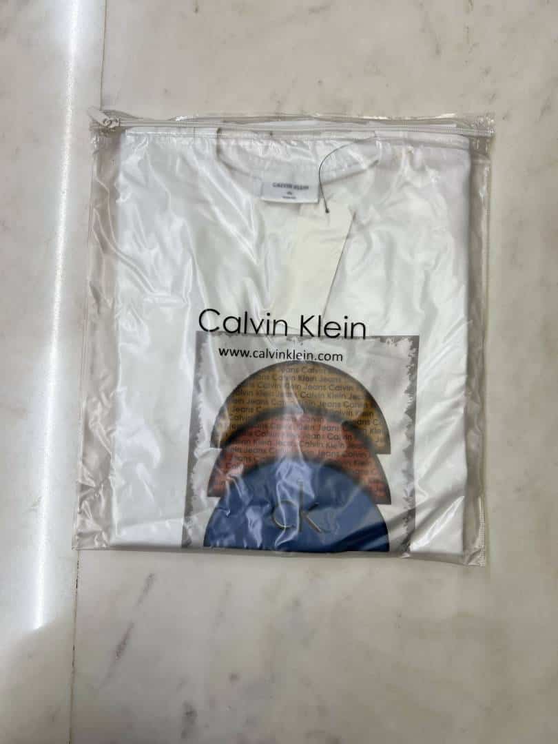 CALVIN KLEI_N WHITE COLOUR PREMIUM ROUND NECK TSHIRT