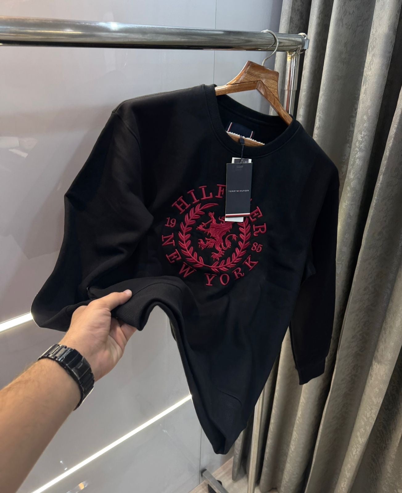 Tommy  Hilfiger Black Embroidery Logo Premium Sweatshirt