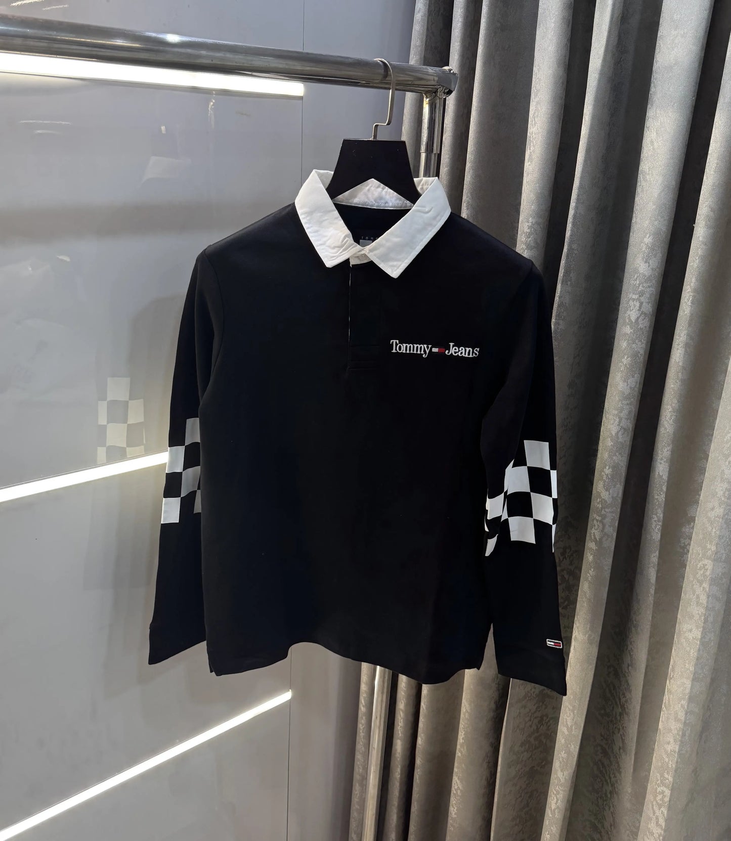 Tomm y Hilfiger Black Embroidery Logo Premium Full Sleeve Polo T-Shirt