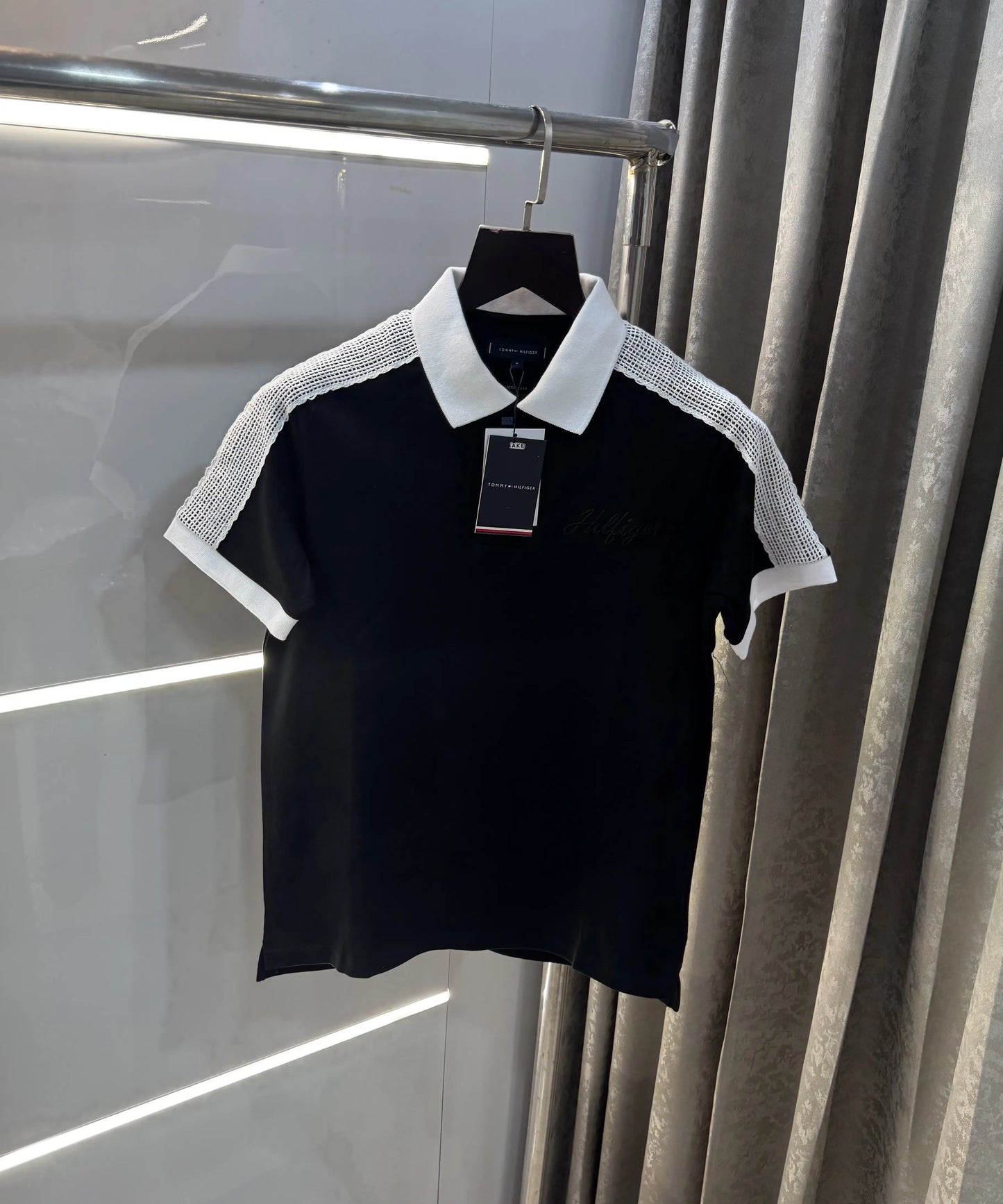 Tomm y Hilfiger Black Logo Work Premium Polo T-Shirt
