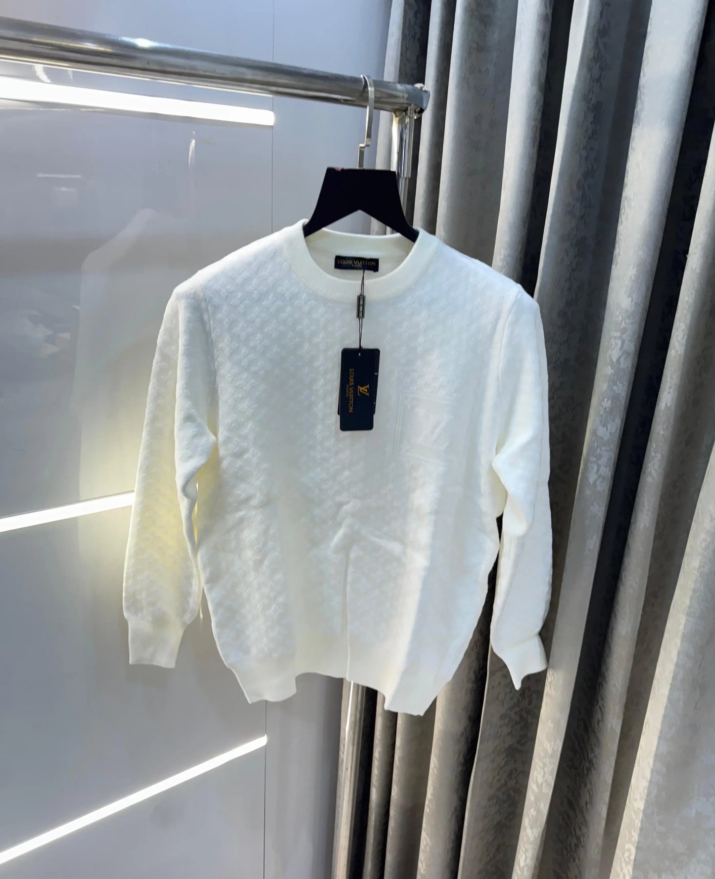 Louis  Vuitton wahit  Logo Work Imported Pull Over