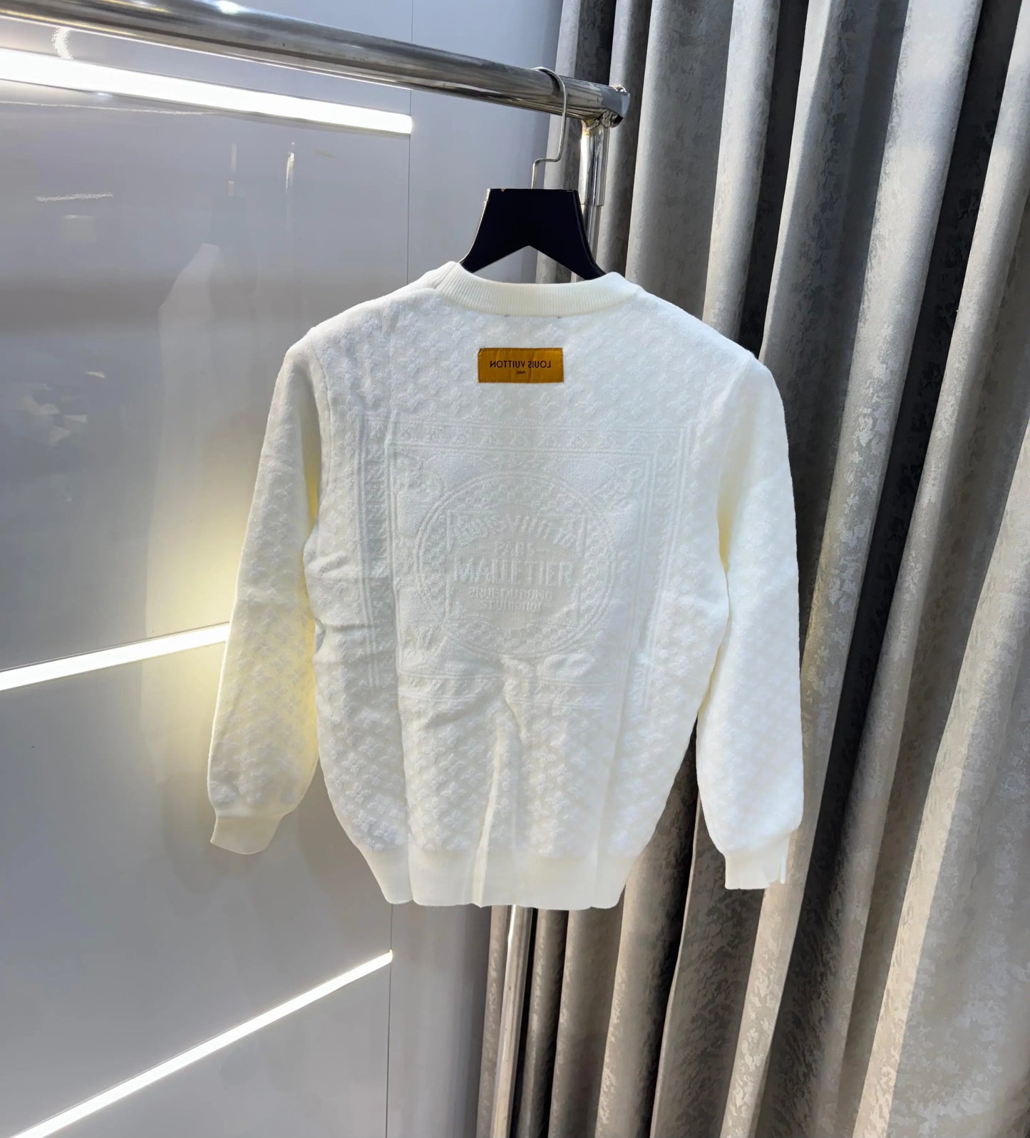 Louis  Vuitton wahit  Logo Work Imported Pull Over