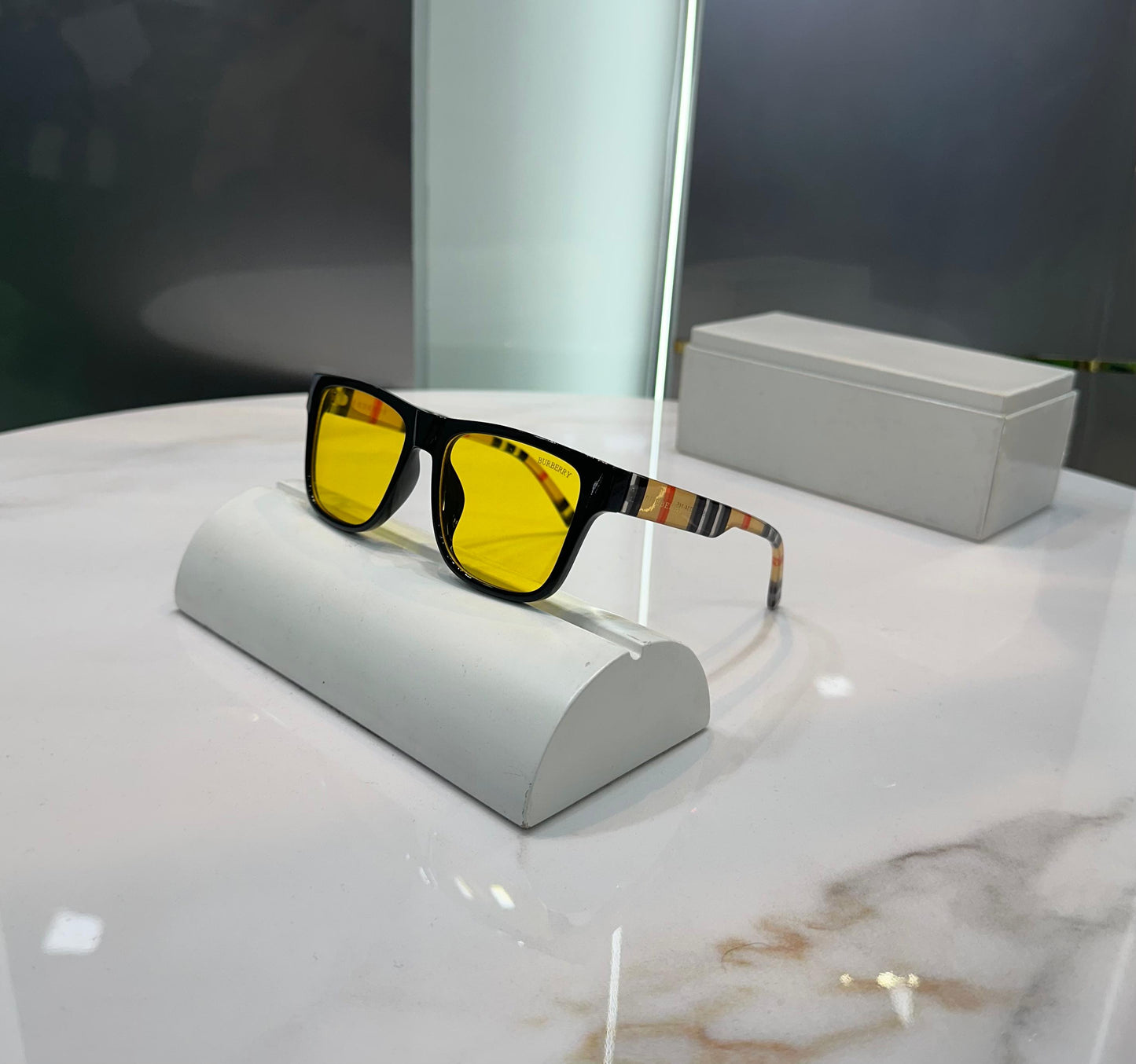 BR Logo Stick Yellow Luxury Shades