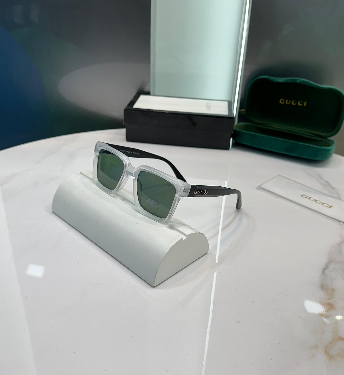 GC. 5118 Luxury Shades