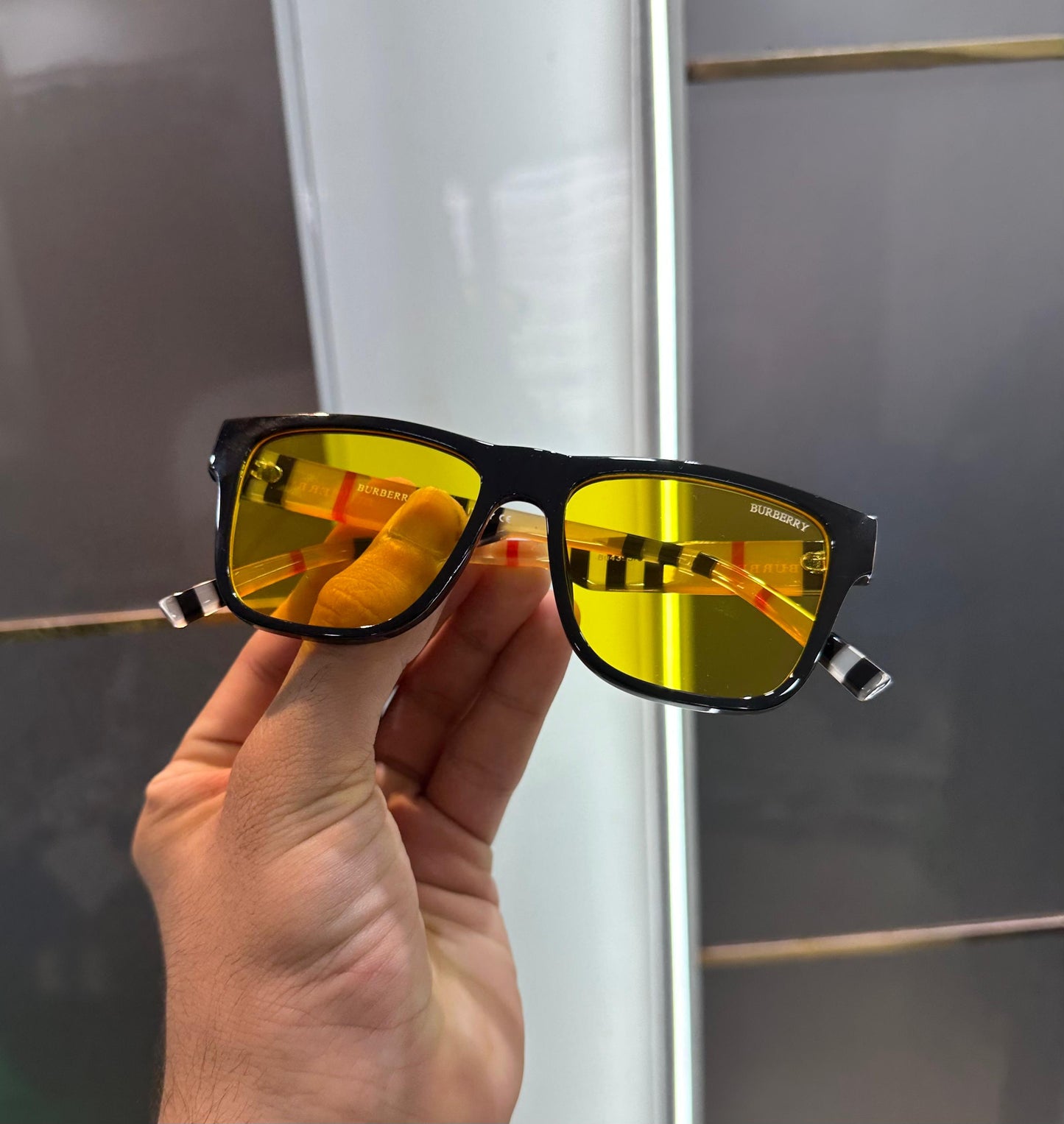 BR Logo Stick Yellow Luxury Shades